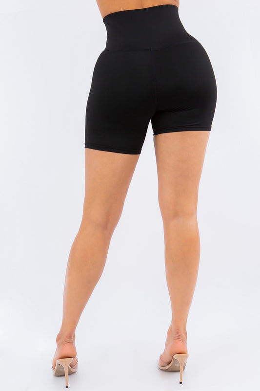 Short gainant à crochets